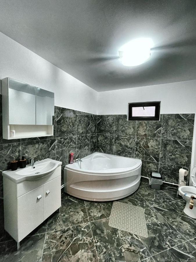 Casa Din Podirei Villa Capu Cîmpului Esterno foto