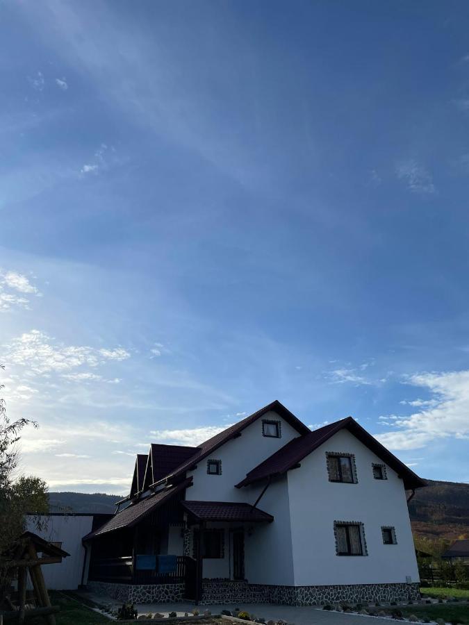 Casa Din Podirei Villa Capu Cîmpului Esterno foto