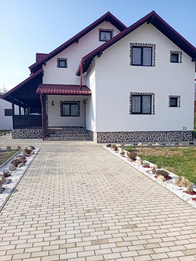 Casa Din Podirei Villa Capu Cîmpului Esterno foto