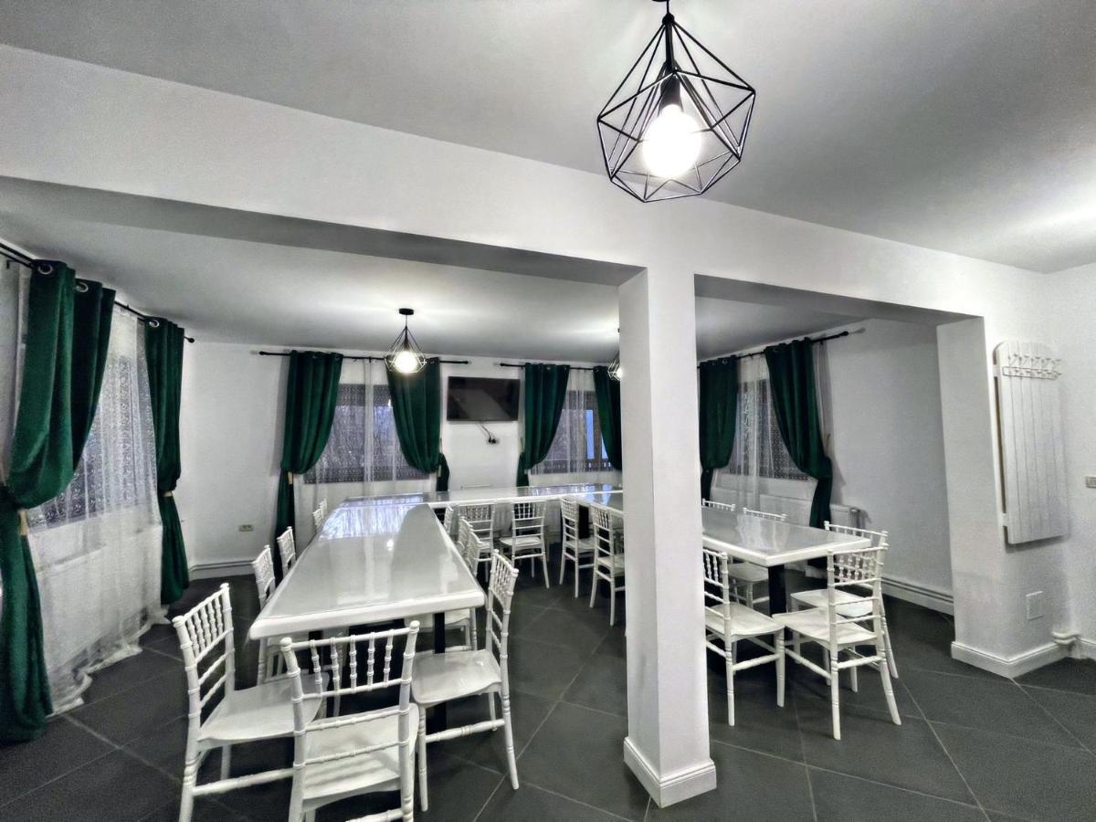 Casa Din Podirei Villa Capu Cîmpului Esterno foto